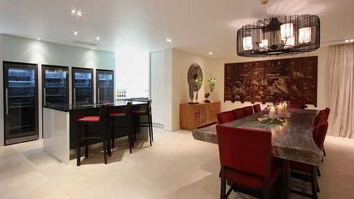 Villa Saan Dining area