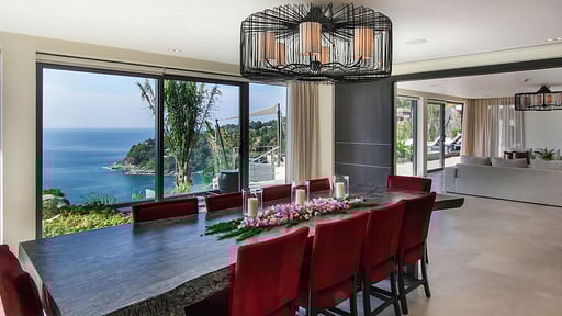 Villa Saan Dining area