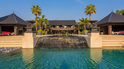 Villa Saanti Swimming pool