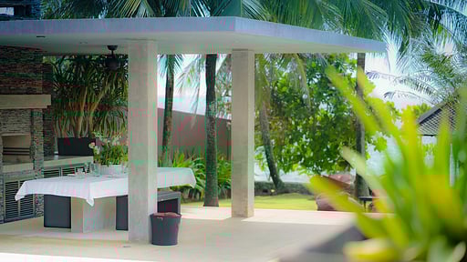 Villa Saanti Dining area