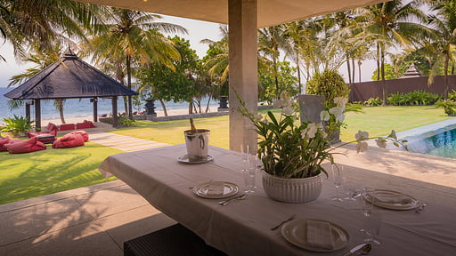 Villa Saanti Dining area