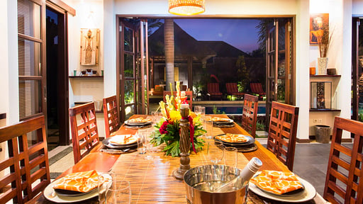 Villa Saffron Dining area