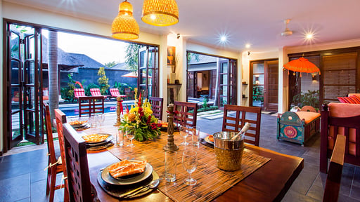 Villa Saffron Dining area