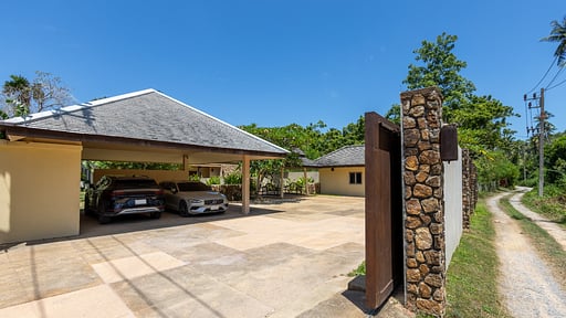 Villa Sai Tai Parking areas