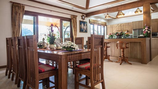 Villa Saifon 2 Обеденная зона