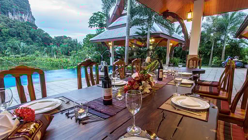 Villa Saifon 2 Обеденная зона