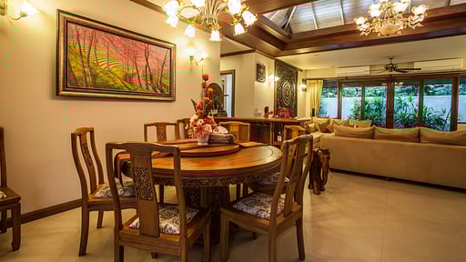 Villa Saifon Twins Dining area 1