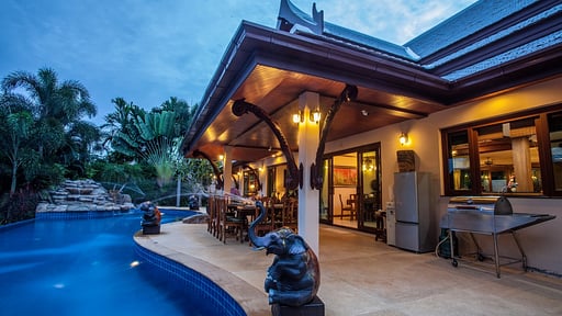 Villa Saifon Twins Swimming pool 1