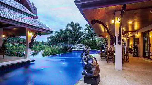 Villa Saifon Twins Swimming pool 1