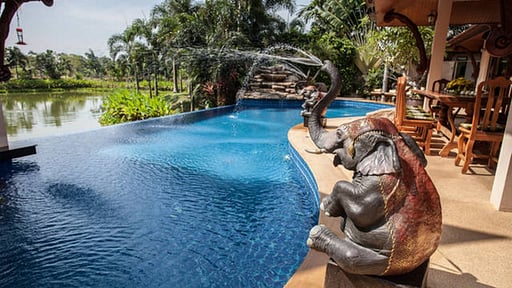 Villa Saifon Twins Swimming pool 1