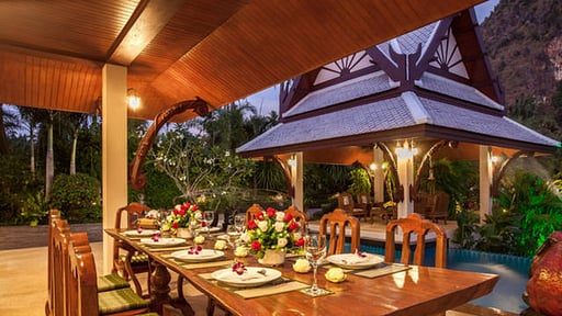 Villa Saifon Twins Dining area 1