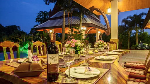 Villa Saifon Twins Dining area 1