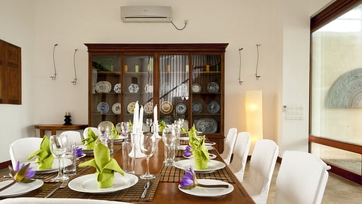 Villa Salina Dining area