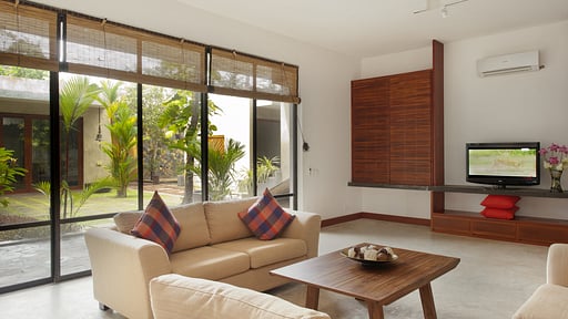 Villa Salina Media room