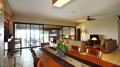 Villa Salines Beachfront Essecke