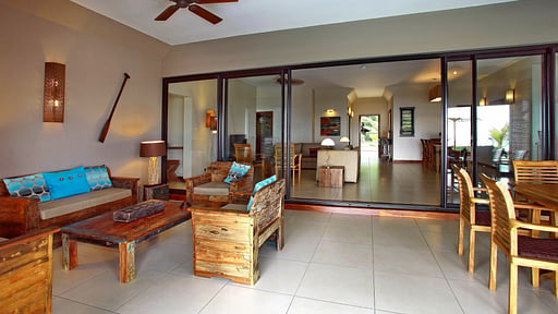 Villa Salines Beachfront Terrasse/Veranda