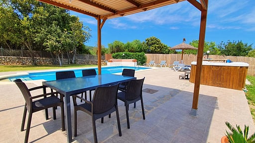 Villa Salve Dining area