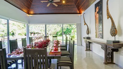 Villa Samakee Dining area