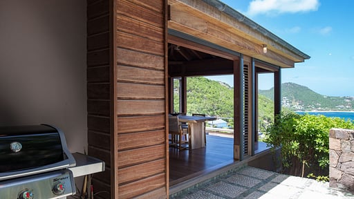 Villa Samsara BBQ equipment