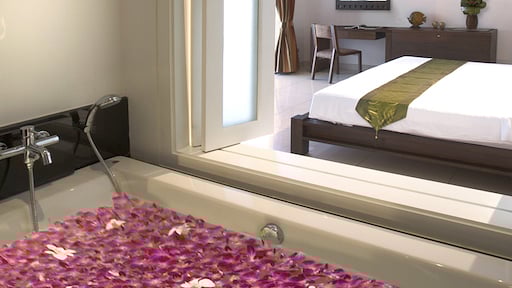 Villa Samui Sunset Bedroom 1