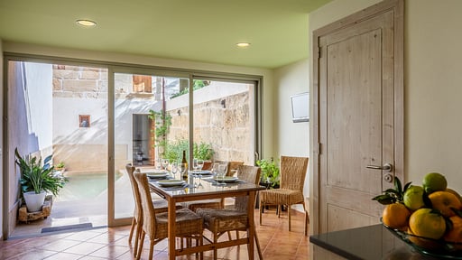 Villa San Jordi Dining area