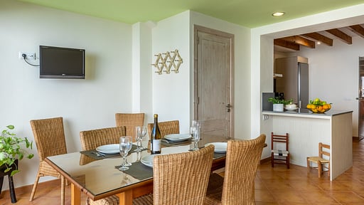 Villa San Jordi Dining area