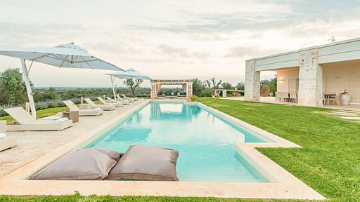 Villa San Vito Schwimmbad 1