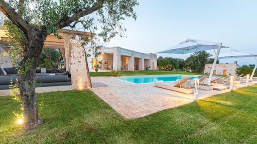 Villa San Vito Schwimmbad 1