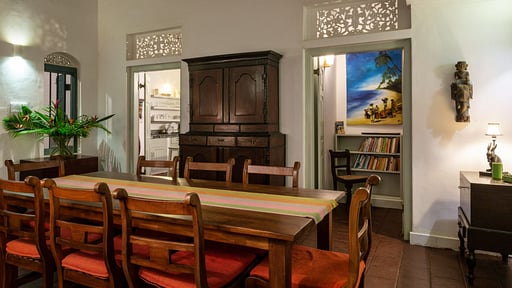 Villa Sanasuma Dining area