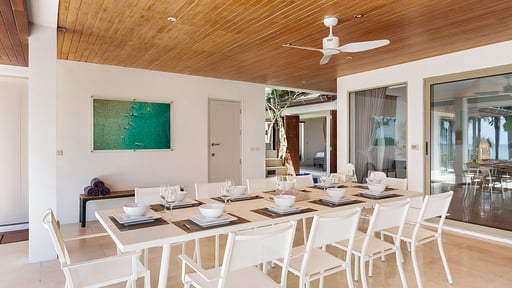 Villa Sand Dining area