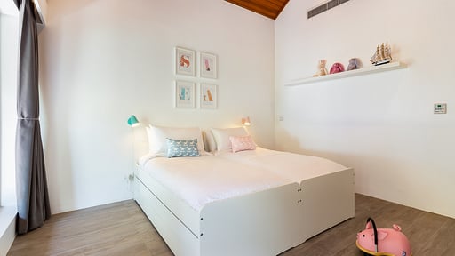 Villa Sand Bedroom 4
