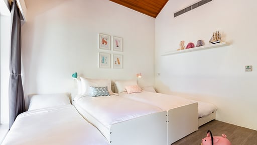 Villa Sand Bedroom 4