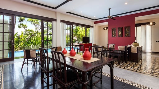 Villa Sandat Dining area