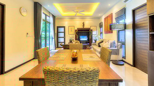 Villa Sandra Dining area