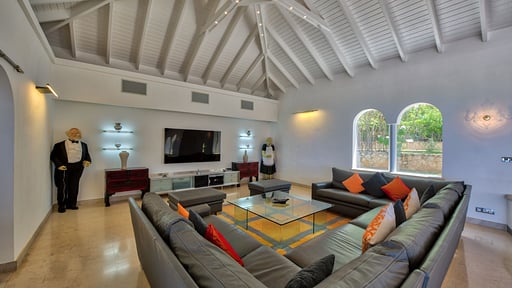 Villa Sandyline Salon