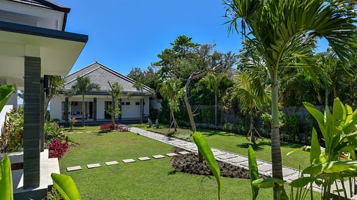 Villa Saneva Сад
