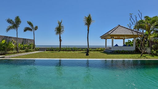 Villa Saneva Бассейн
