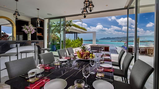 Villa Sangkachai Dining area