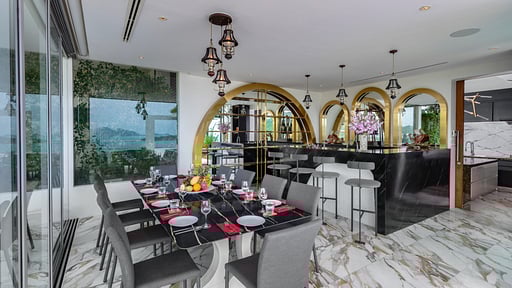 Villa Sangkachai Dining area