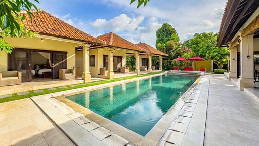Villa Santi Swimming pool