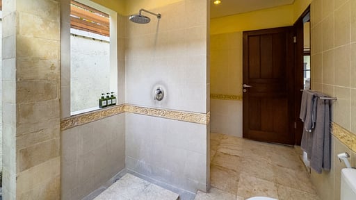 Villa Santi Bedroom 1