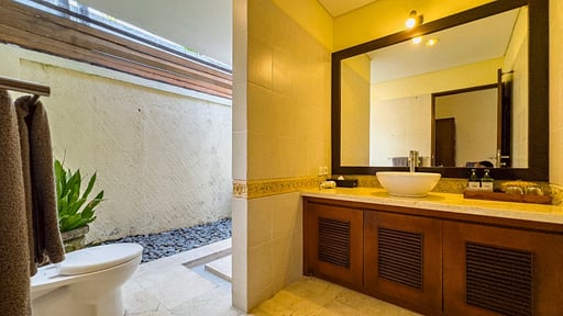 Villa Santi Bedroom 1