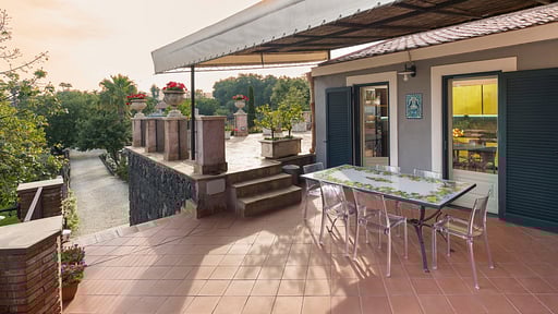 Villa Saracina Essecke 1