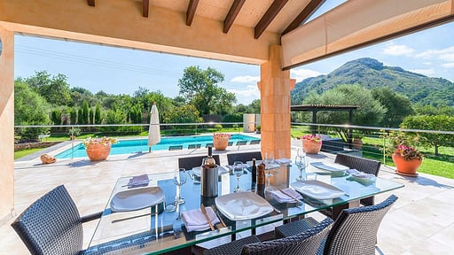 Villa Sarieta Dining area