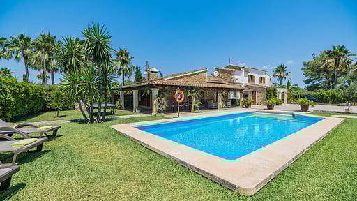 Can Barretas Schwimmbad