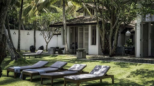 Villa Satin Doll Garden