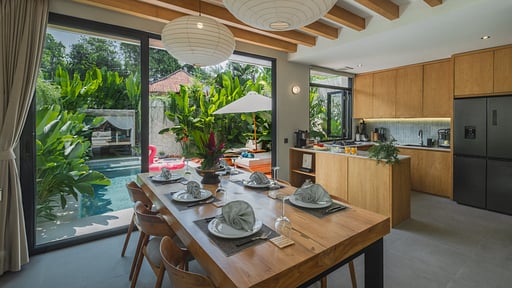 Villa Satu The Urban Retreat Dining area
