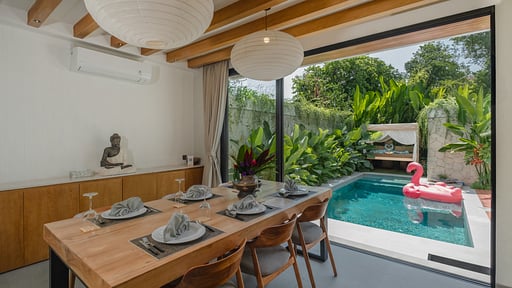 Villa Satu The Urban Retreat Dining area