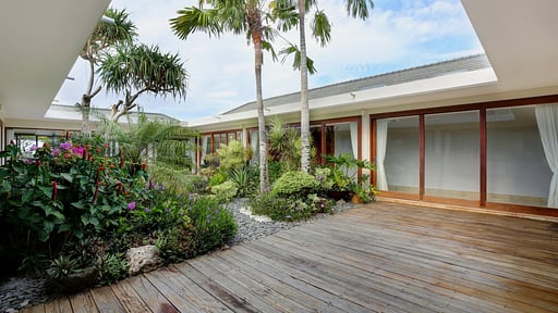 Villa Saujana Terrace/Veranda