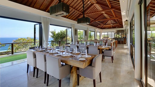 Villa Saujana Dining area